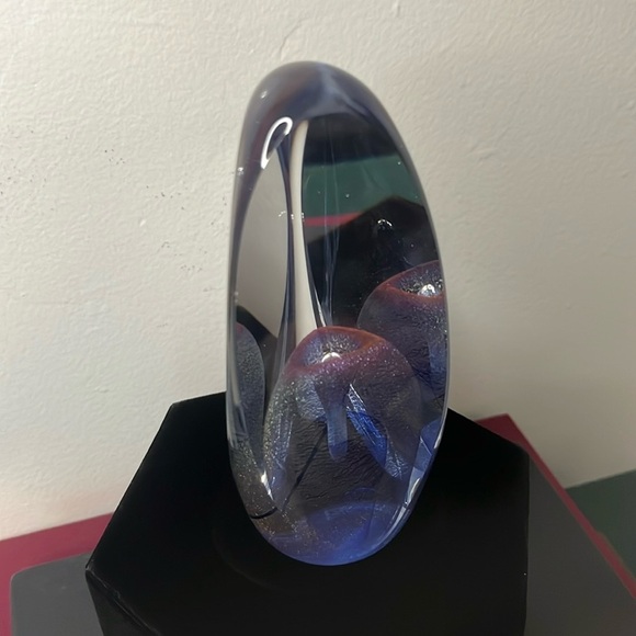 Pa Art Ed Kachurik 3 Panel Triangular Vintage Art Glass Paperweight 1995 - Picture 3 of 11